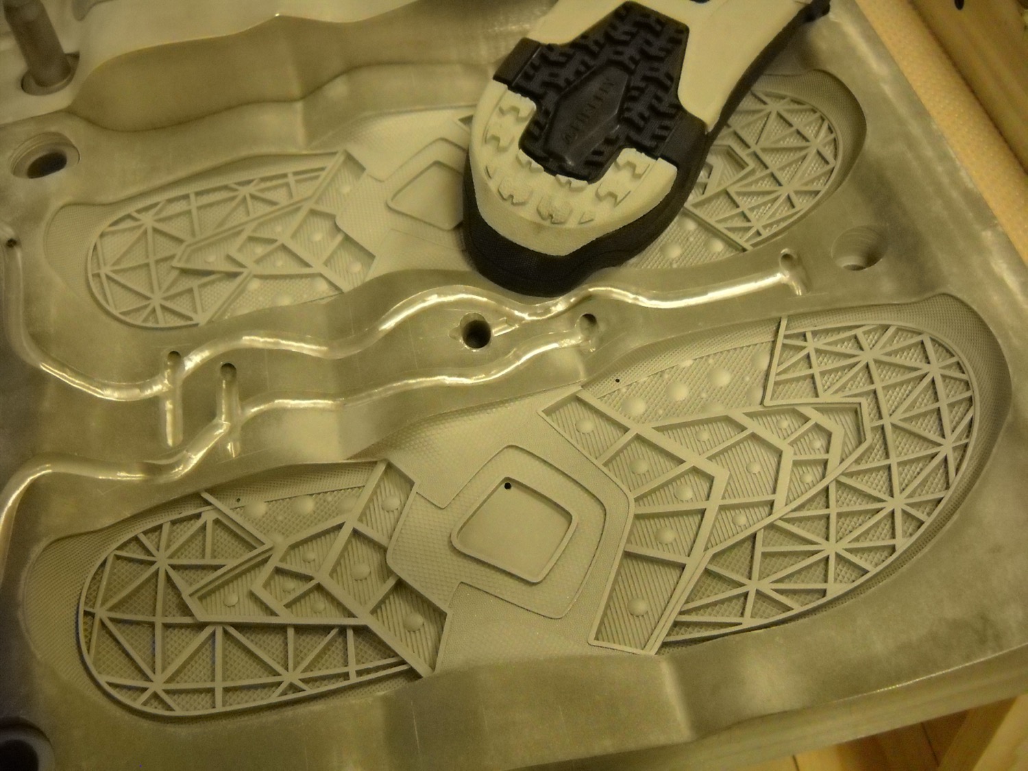 Latte%20and%20croissant